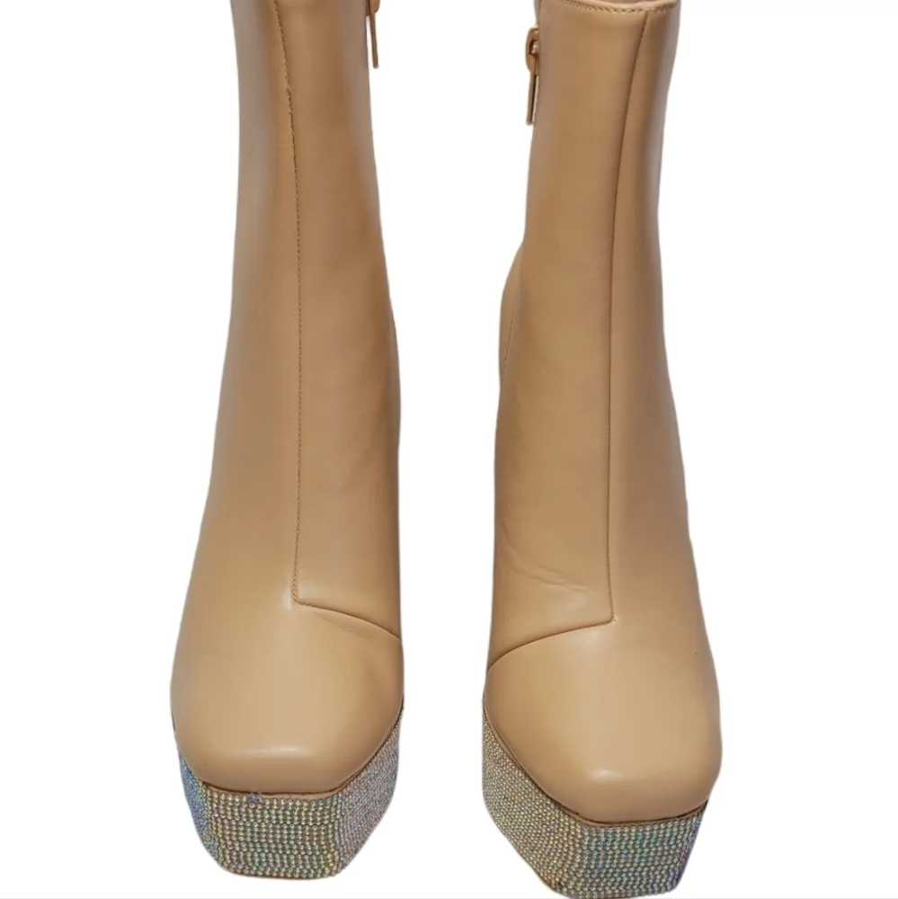 Glam Fashion Embellished Platform Cream Boots sz 9